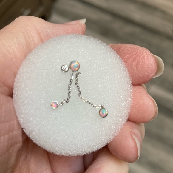 Junipurr Mei Triple Faux Opals, CZ and Chains 14 kt white gold - Picture 10 of 12